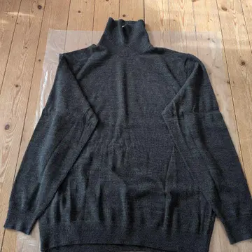 울 100% 다크 그레이 터틀넥 스웨터