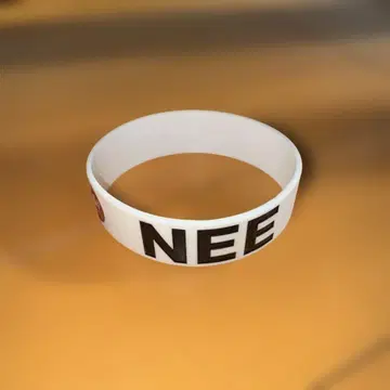 NEE 긴급 전국 도피행 러버 밴드