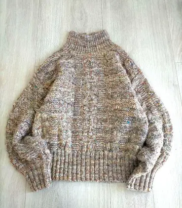 드로이트 로트레아몽 멀티 컬러 하이넥 니트 스웨터