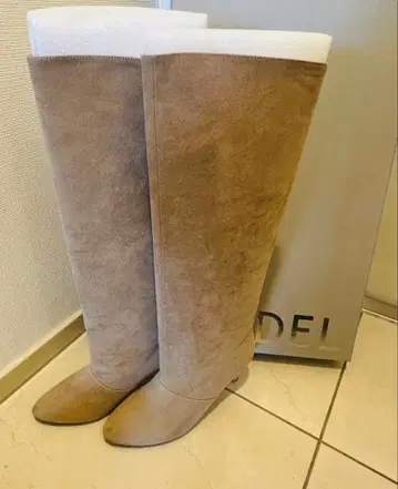 스나이델 슬림 레그 부츠 스웨이드 베이지