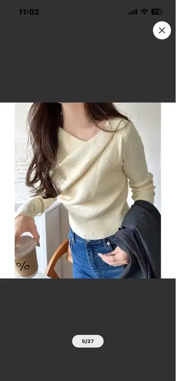 긴팔 니트 드레이프 넥 크림 블랙