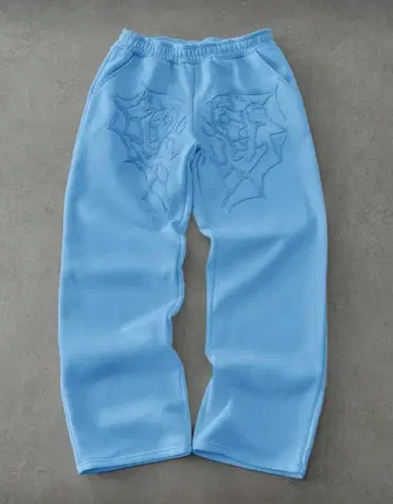 라이트 블루 자수 조거 팬츠