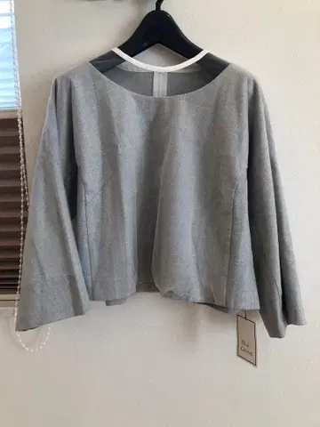 새상품 블루그리드 정가 25,300엔 튤 상의 긴팔