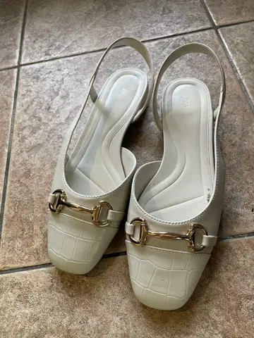 ZARA 악어 엠보싱 슬링백 샌들 37