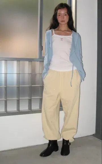 RON RON STAR EMBROIDERY SWEAT 팬츠 베이지