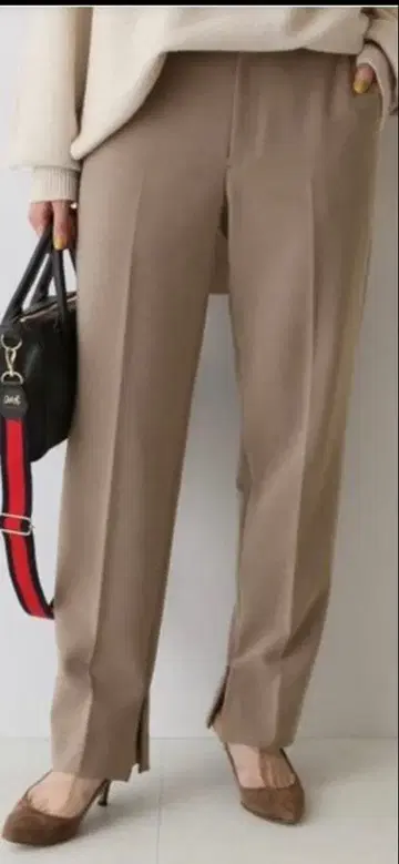 베이지 슬릿 캐주얼 팬츠