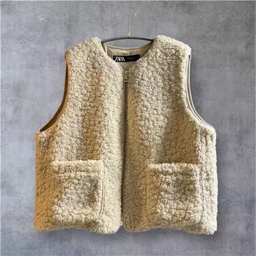 아이보리 퍼 베스트 포켓 부착 ZARA