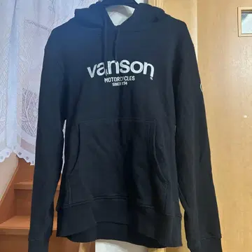 vanson 후드 부착 후드티 블랙