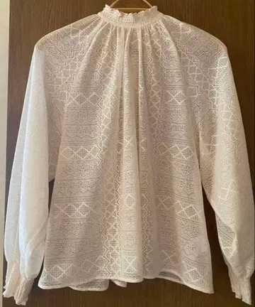 투모로우랜드 Ballsey 지오메트릭 레이스 블라우스