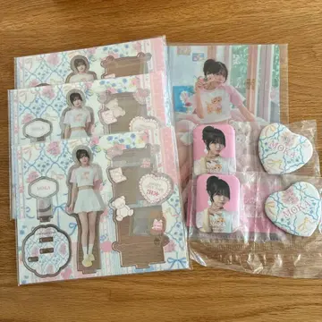 illit 복권 모카 MOKA 아크릴 스탠드 캔뱃지 클리어 파일