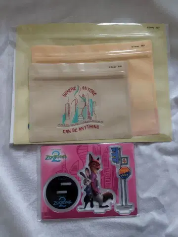 주토피아2 제일복권 아크릴 스탠드와 지퍼 백 세트