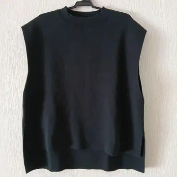 UNITEDARROWS 슬리브리스 니트 베스트 사이드 슬릿 블랙