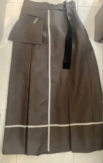 UNITED TOKYO 브라운 플리츠 스커트