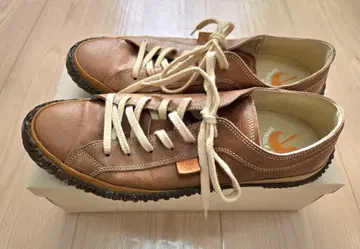 SINGLE MOVE 브라운 스니커즈