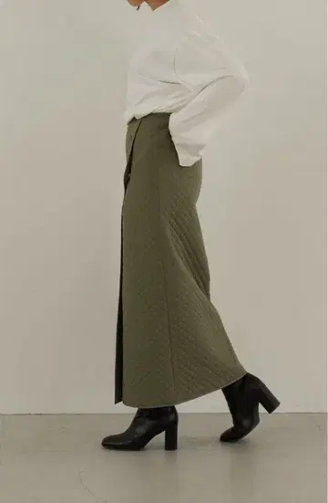 LA PEAU DE GEM 퀼팅 스커트 S