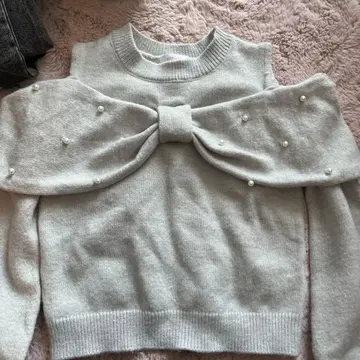 evelyn 리본 펄 오프숄더 니트탑 그레이 F 사이즈
