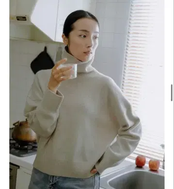 북유럽 생활 잡화점 캐시미어 실크 혼방 터틀넥 니트