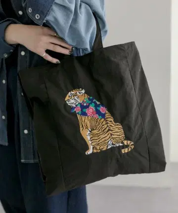 이아파피요네 애니멀 자수 토트백 자수 호랑이 자수 호랑이 무늬 자수
