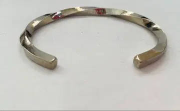 BEAMS HEART 트위스트 뱅글