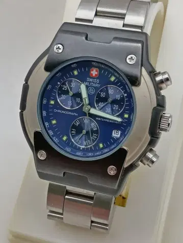 SWISS MILITARY 크로노그래프 손목시계 작동품