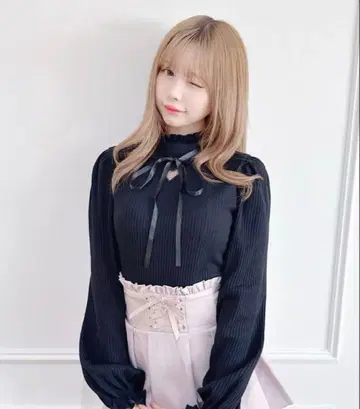 MARS 원톤 하트 컷아웃 골지 상의