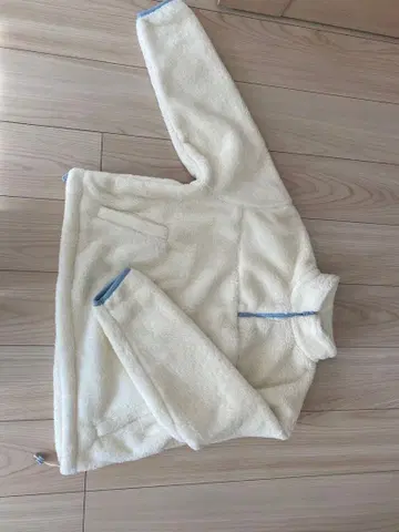 리바이스 화이트 보아 하프 지퍼 트레이닝복 M 사이즈 복슬복슬