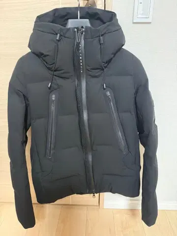 데상트 올마운틴 마운테니아 S 사이즈 블랙