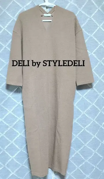 DELI by STYLEDELI 베이지 니트 원피스