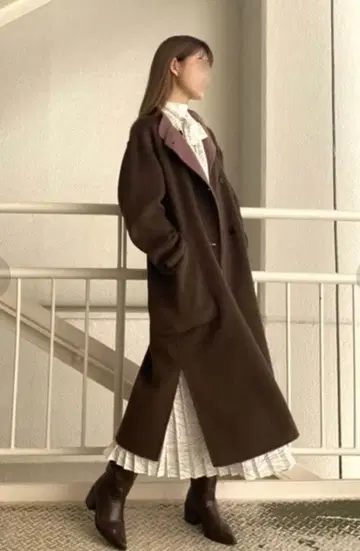 [ LILY BROWN ] 바이컬러 스톨 리버 코트 스톨 분실.