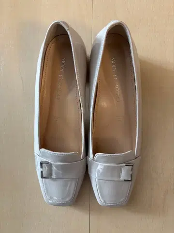 MODE ET JACOMO 에나멜 펌프스