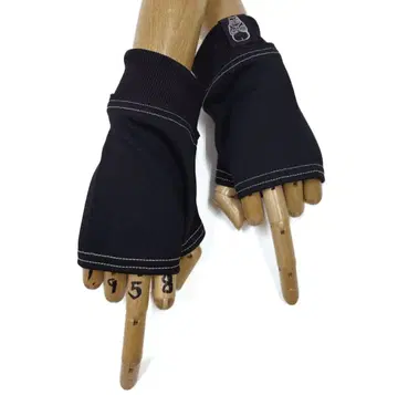 CREATURE FROM THE LIVING 글로브 블랙