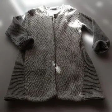 그레이 다이아몬드 무늬 니트 가디건