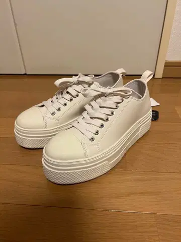 미사용 아르마니 ARMANI EXCHANGE 통굽 스니커즈 가죽 37