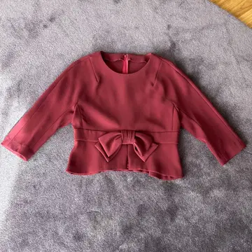 그레이스 콘티넨탈 리본 포함 7부 소매 크롭 상의