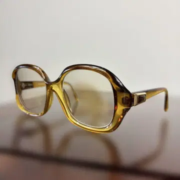 빈티지 브라운 굵은 프레임 라운드형 안경