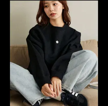 마리콴트 원포인트 로고 자수 속기모 맨투맨 [블랙]