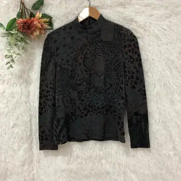 이타리야 이탈리아 레오파드 긴팔 니트 [ M ] 하이넥 울 혼방