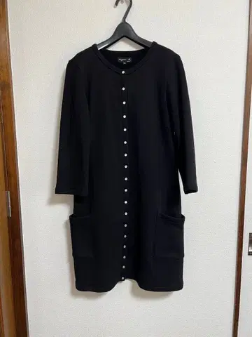 에네스베 블랙 버튼 롱 코트