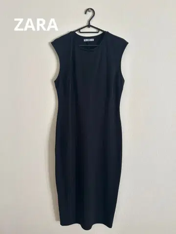 ZARA 블랙 슬리브리스 무릎 기장 원피스