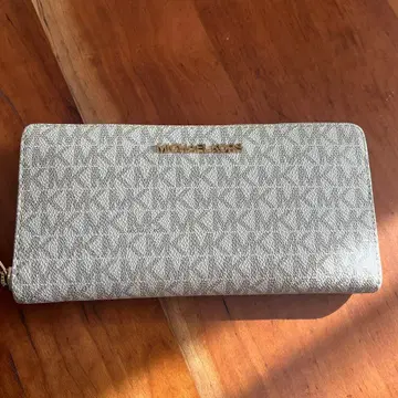 [ MICHAEL KORS ] 베이지 장지갑 새상품급