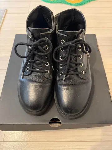 Simply Complicated 부츠