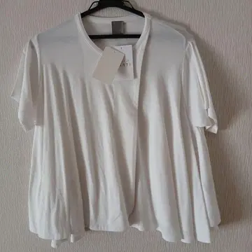 ANAYI 플레어 실루엣 화이트 T셔츠