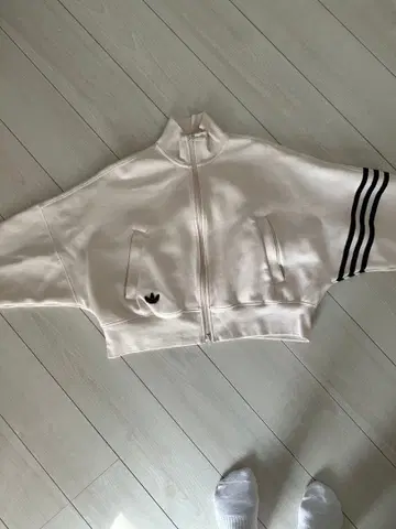 adidas 크롭 자켓 화이트