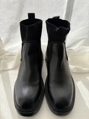 ZARA 사이드 고어 부츠 가죽