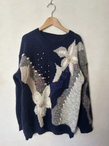 플라워 자수 네이비 니트