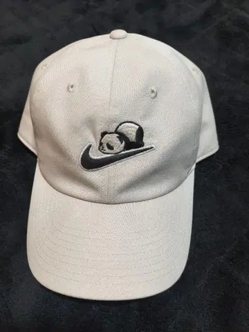 나이키 팬더 자수 화이트 캡 M/L
