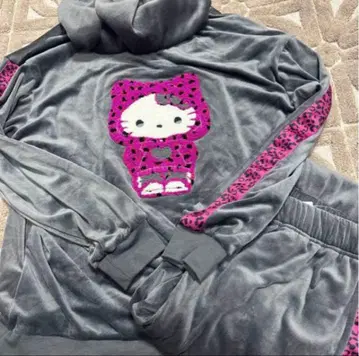 새상품 헬로키티 플리스 룸웨어 셋업 레오파드 벨로아 갸루