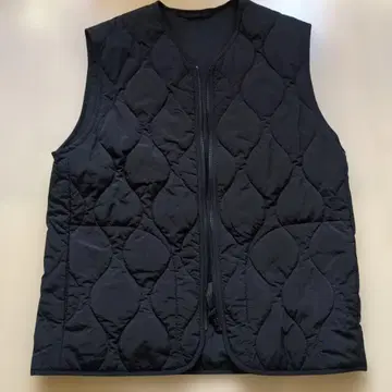 GU 블랙 퀼팅 베스트