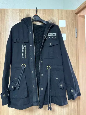 구 d.i.a 모즈 코트