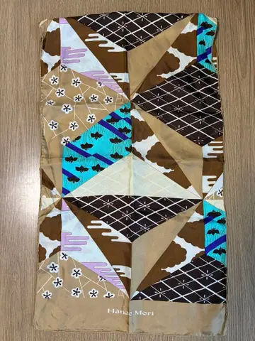 Hanae Mori 하나에 모리 기하학 패턴 실크 스카프 실크 100%